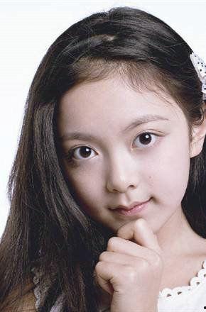 张艺龙个人资料,才华横溢的年轻演员，演艺事业璀璨星光